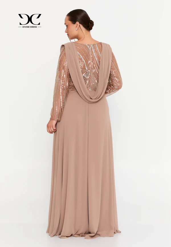 Dos de la robe Scarlet Flame élégante